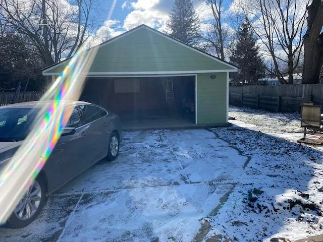 $2,800 | 143 Lincoln Street, Chelsea, MI 48118