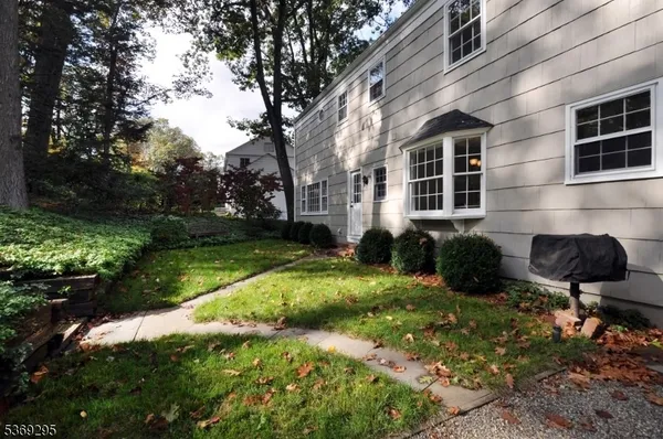 $6,200 | 18 Armstrong Road, Morristown, NJ 07960