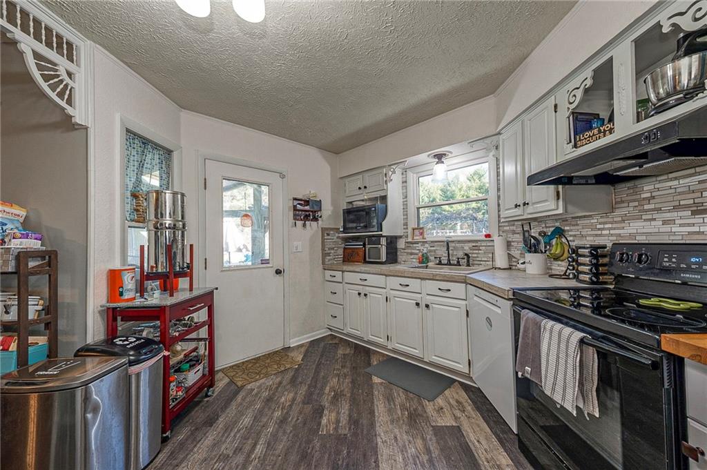 1917 Oneida Valley Road Karns City, PA 16041 - Photo 10 of 36