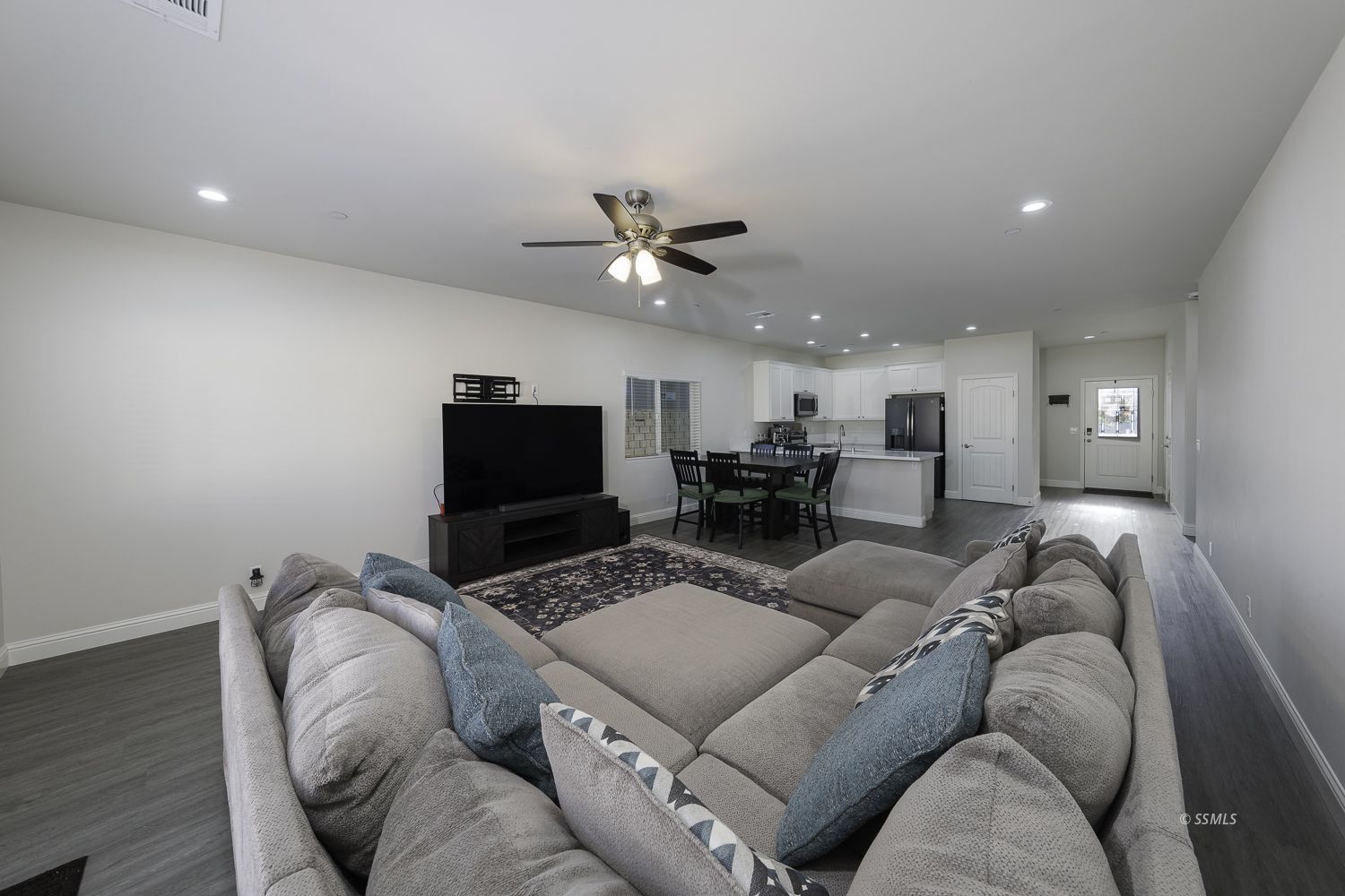 332 Abigail Street Ridgecrest, CA 93555 - Photo 8 of 31