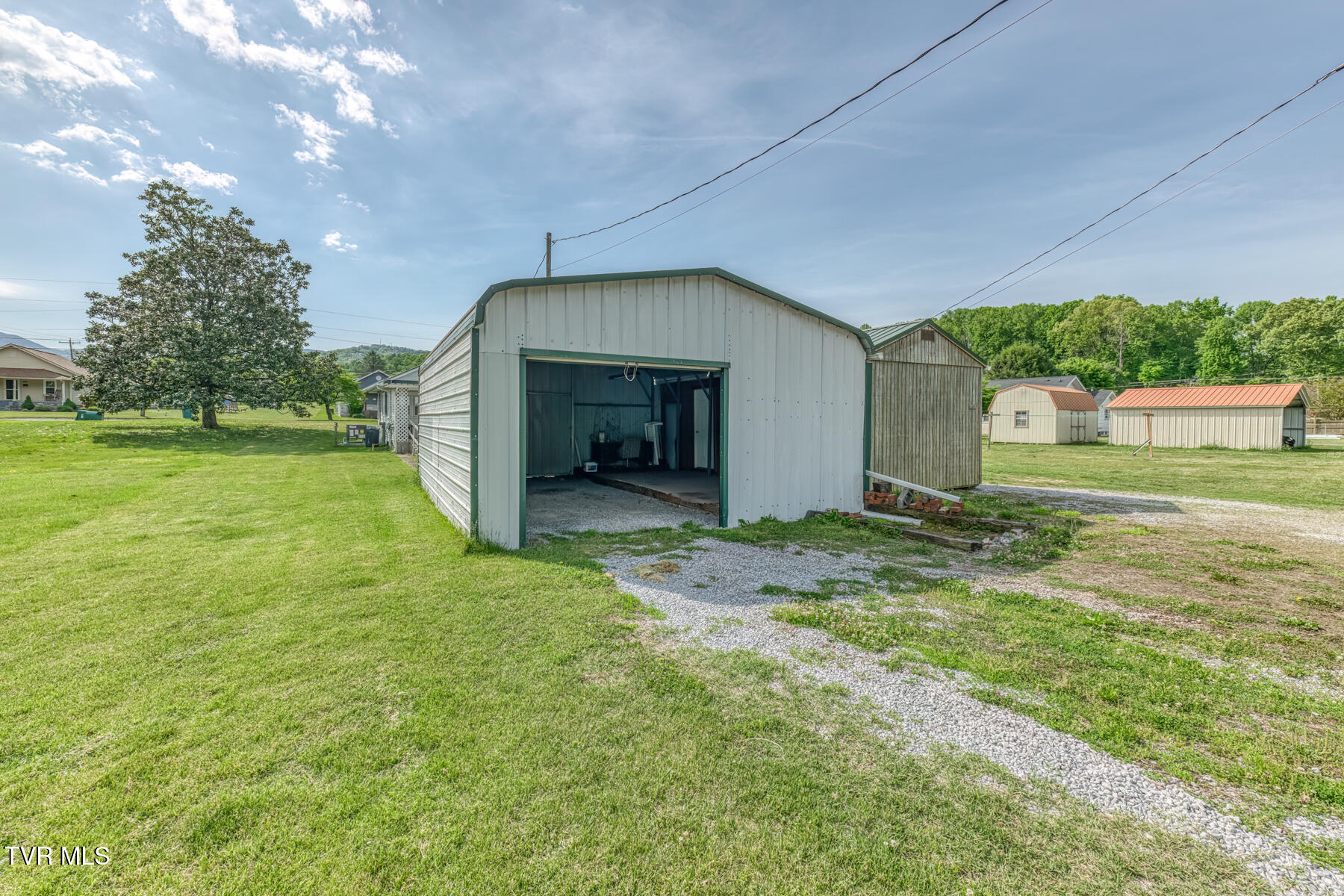 945 North Elm Avenue Erwin, TN 37650 - Photo 41 of 46 945 N Elm Ave-43