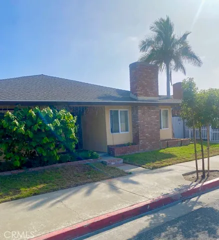 $2,800 | 16642 Goldenwest Street, Huntington Beach, CA 92647