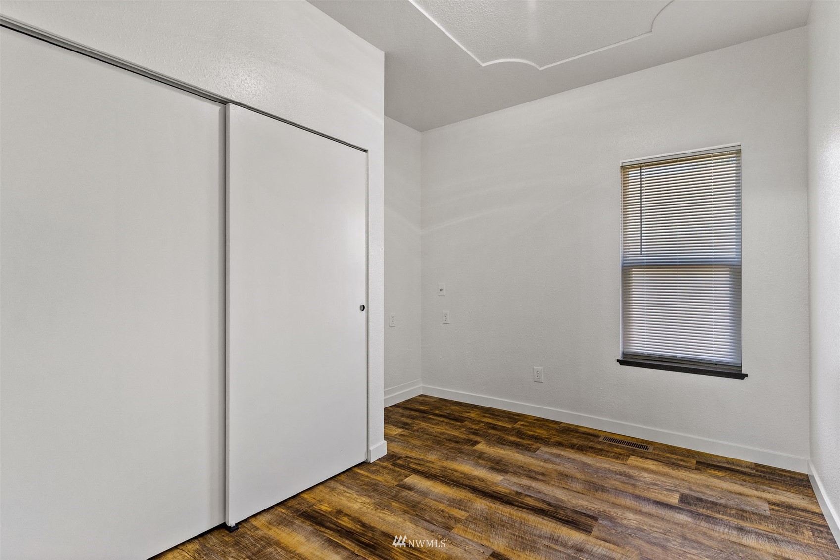 10304 184th Avenue Southwest Rochester, WA 98579 - Photo 13 of 27