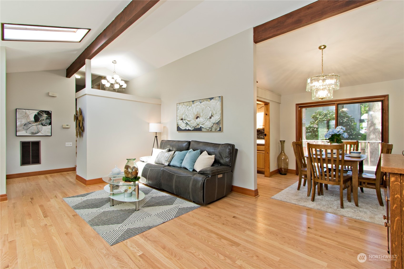 2204 Camas Circle Southeast Renton, WA 98055 - Photo 5 of 26 Gallery Image 5