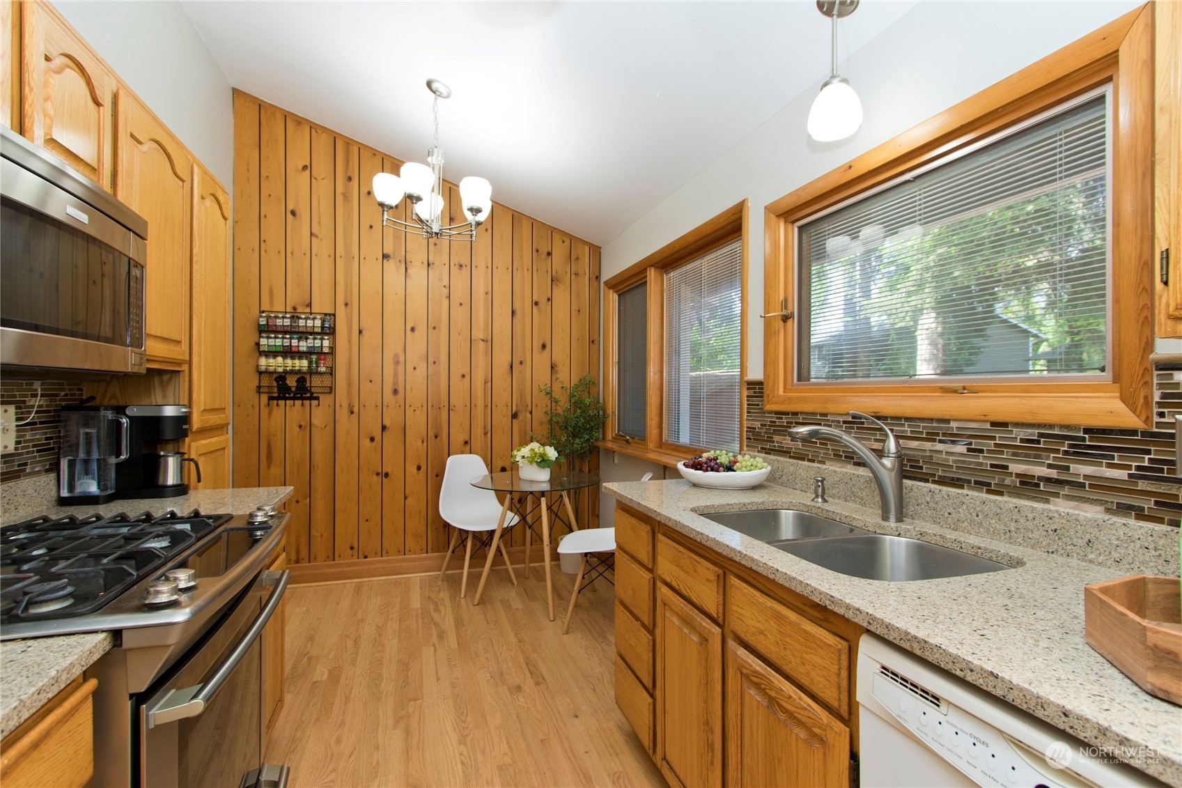 2204 Camas Circle Southeast Renton, WA 98055 - Photo 9 of 26 Gallery Image 9