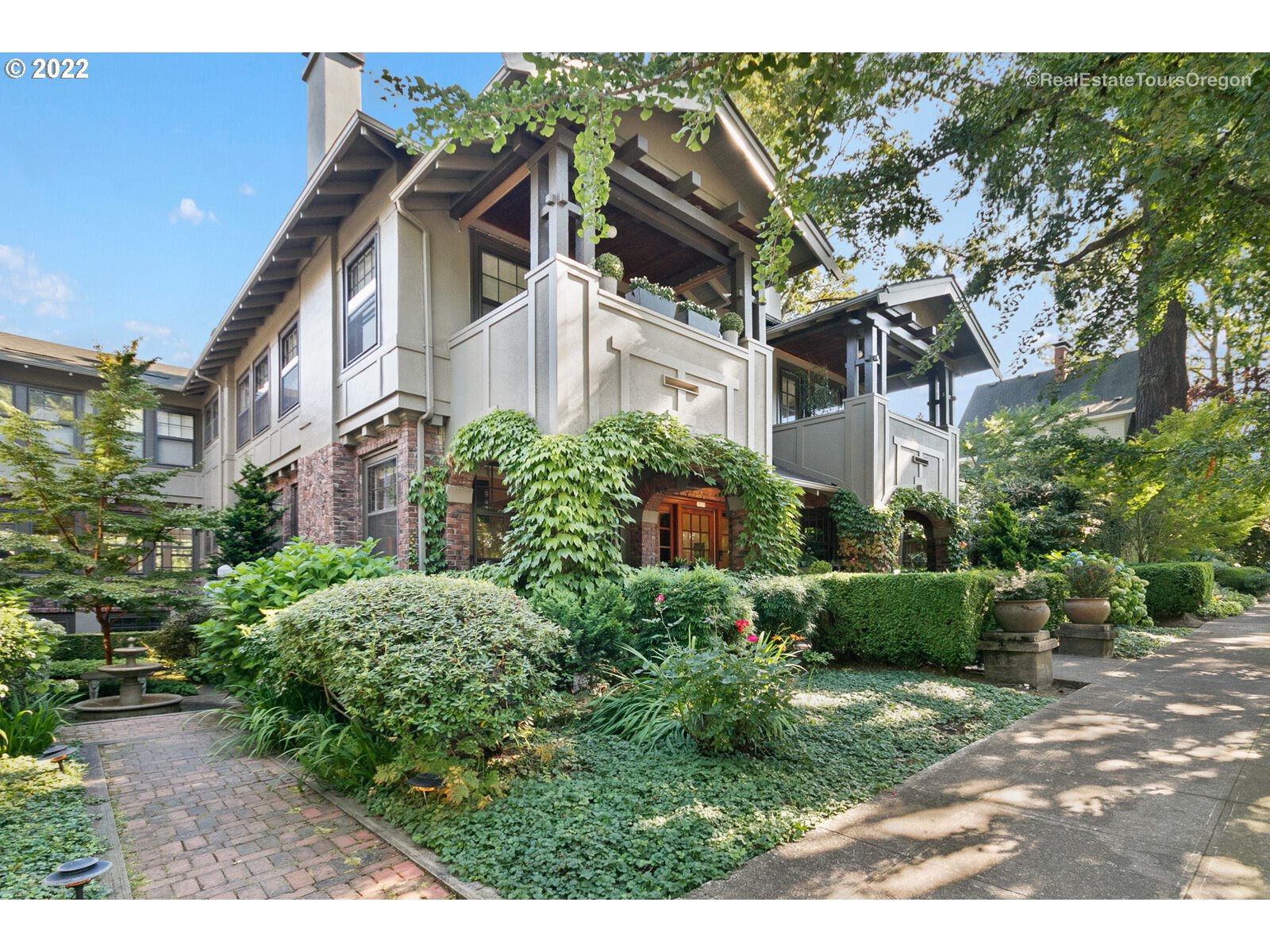 1825 Southwest Elm Street, Unit 3 Portland, OR 97201 - Photo 1 of 32 Gallery Image 1