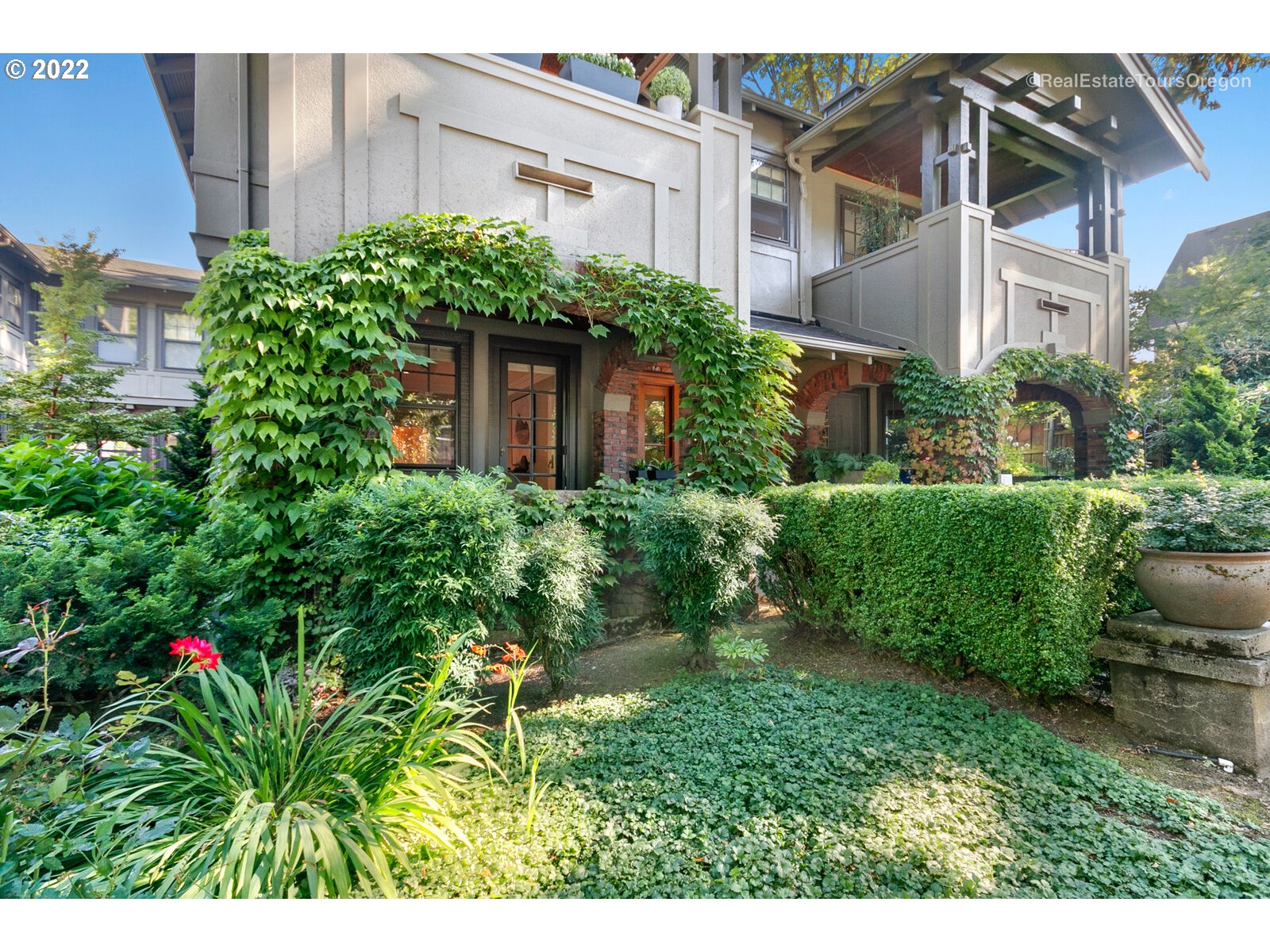 1825 Southwest Elm Street, Unit 3 Portland, OR 97201 - Photo 4 of 32 Gallery Image 4