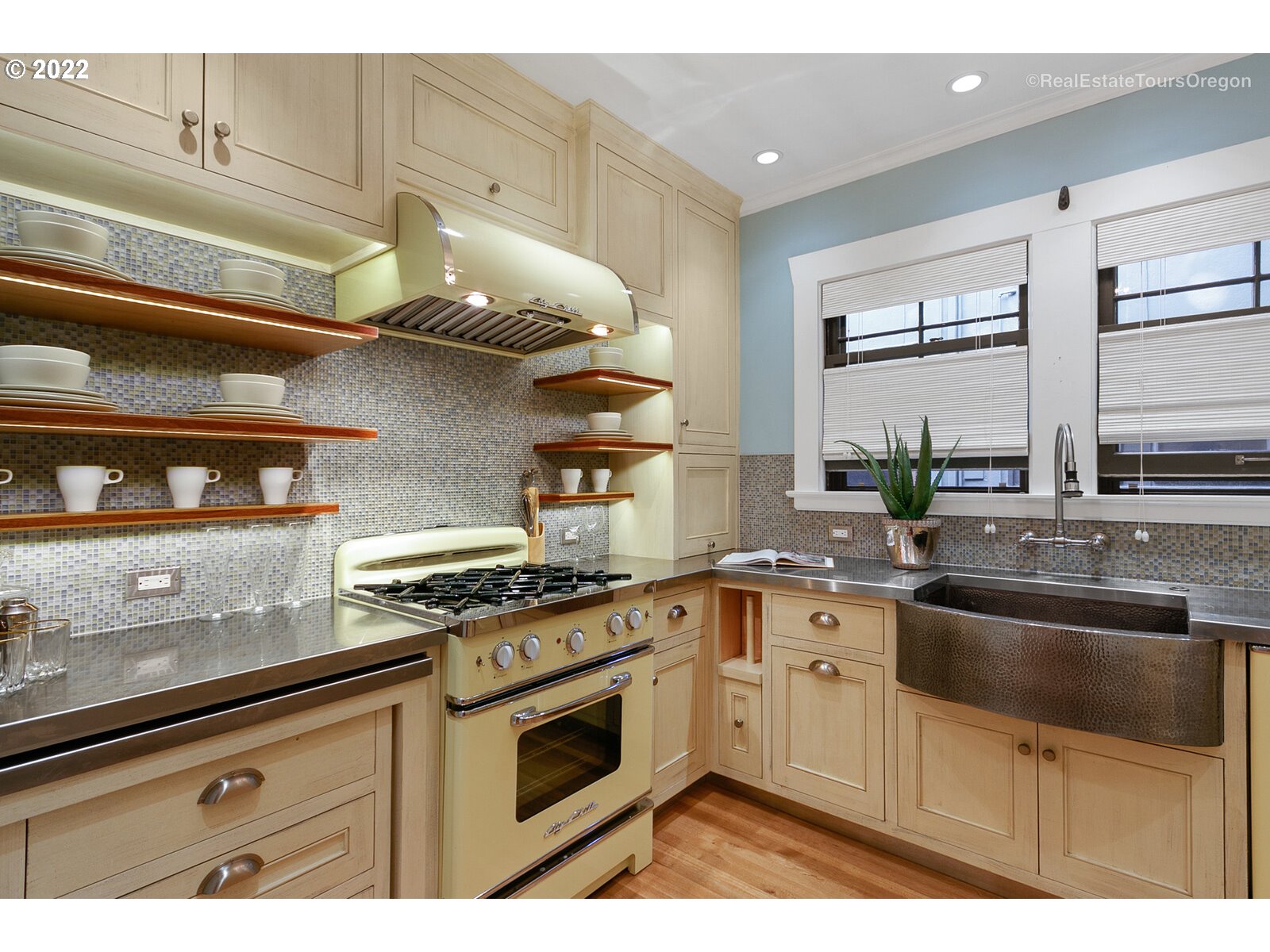 1825 Southwest Elm Street, Unit 3 Portland, OR 97201 - Photo 10 of 32 Gallery Image 10