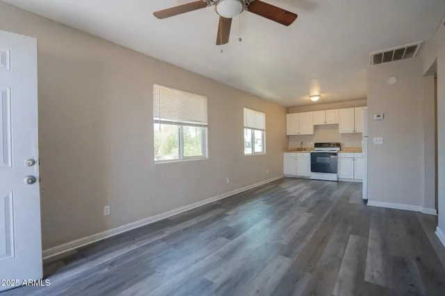 $895 | 9606 North 11th Avenue, Unit 105, Phoenix, AZ 85021