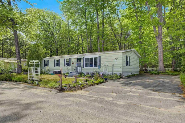 $169,000 | 143 Robin Hood Lane, Exeter, NH 03833