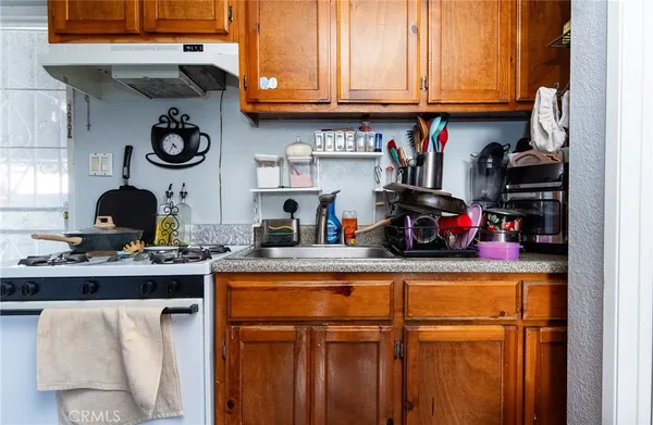 $579,999 | 2121 East Shauer Street, Compton, CA 90222