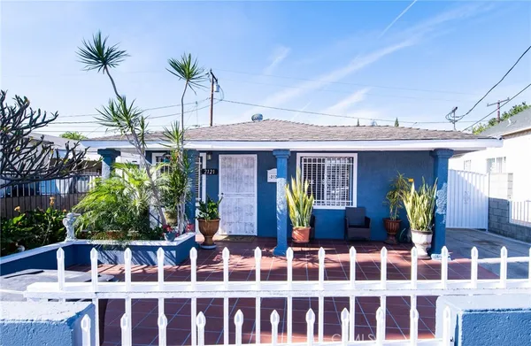 $579,999 | 2121 East Shauer Street, Compton, CA 90222