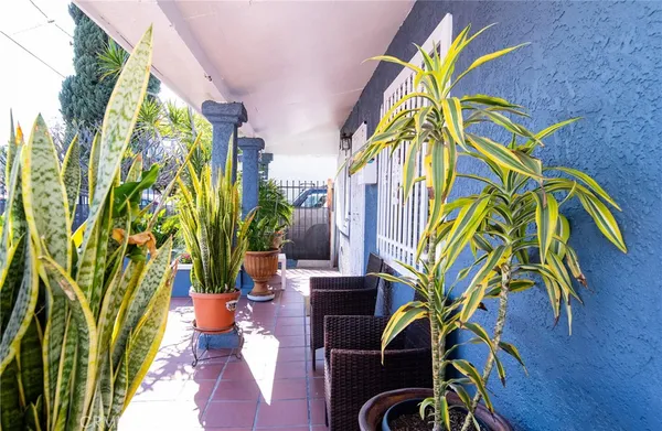 $579,999 | 2121 East Shauer Street, Compton, CA 90222