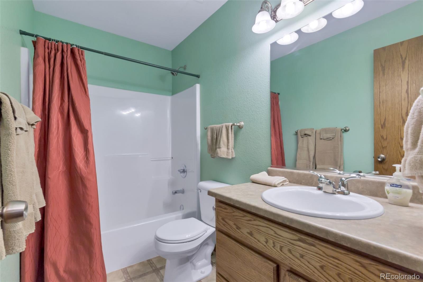 16600 North Harback Road Keenesburg, CO 80643 - Photo 8 of 46