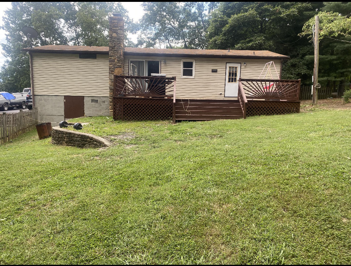 1017 Martin McNeil Road Salem, VA 24153 - Photo 14 of 16 M3