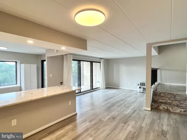 $2,500 | 118 Roberts Lane, Unit 300, Alexandria, VA 22314