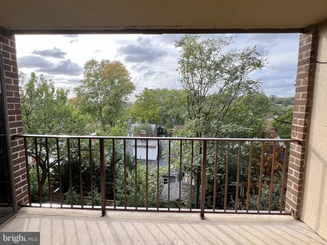 $2,500 | 118 Roberts Lane, Unit 300, Alexandria, VA 22314