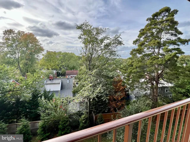 $2,500 | 118 Roberts Lane, Unit 300, Alexandria, VA 22314