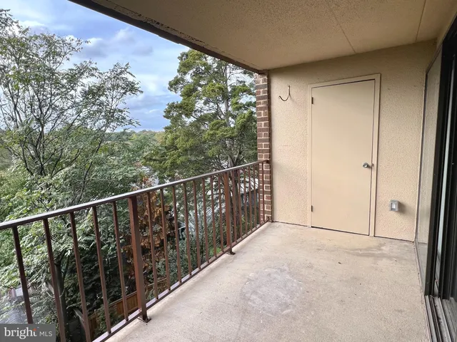 $2,500 | 118 Roberts Lane, Unit 300, Alexandria, VA 22314