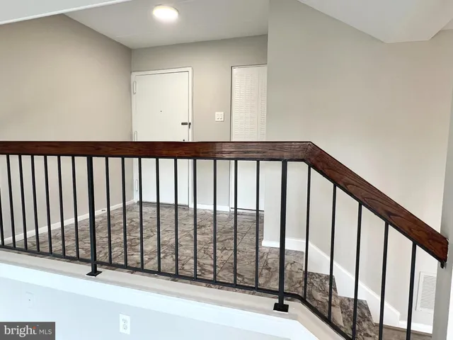 $2,500 | 118 Roberts Lane, Unit 300, Alexandria, VA 22314