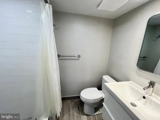 $2,500 | 118 Roberts Lane, Unit 300, Alexandria, VA 22314