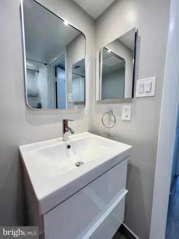 $2,500 | 118 Roberts Lane, Unit 300, Alexandria, VA 22314