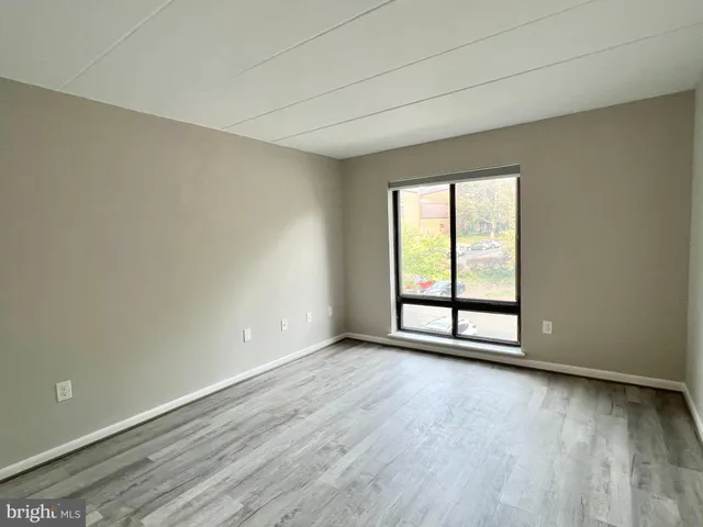 $2,500 | 118 Roberts Lane, Unit 300, Alexandria, VA 22314