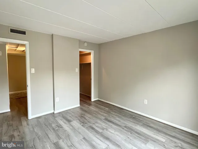 $2,500 | 118 Roberts Lane, Unit 300, Alexandria, VA 22314