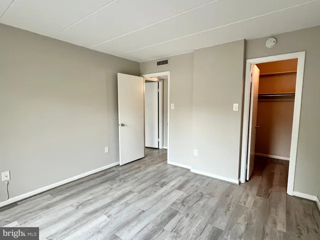 $2,500 | 118 Roberts Lane, Unit 300, Alexandria, VA 22314