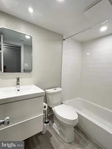 $2,500 | 118 Roberts Lane, Unit 300, Alexandria, VA 22314