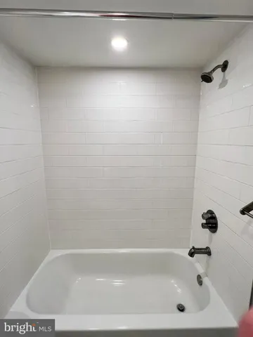 $2,500 | 118 Roberts Lane, Unit 300, Alexandria, VA 22314