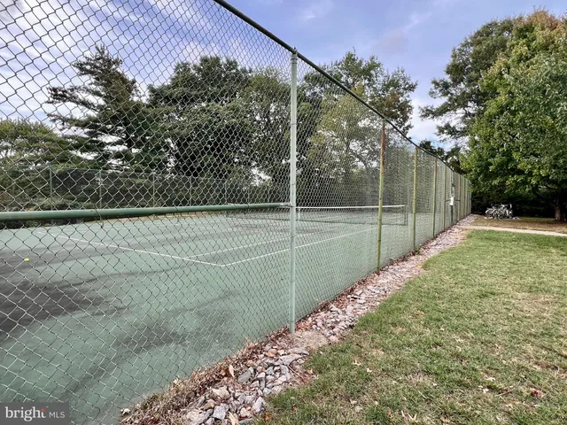 $2,500 | 118 Roberts Lane, Unit 300, Alexandria, VA 22314