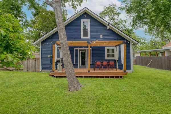 $349,990 | 1012 Speegle Street, Taylor, TX 76574