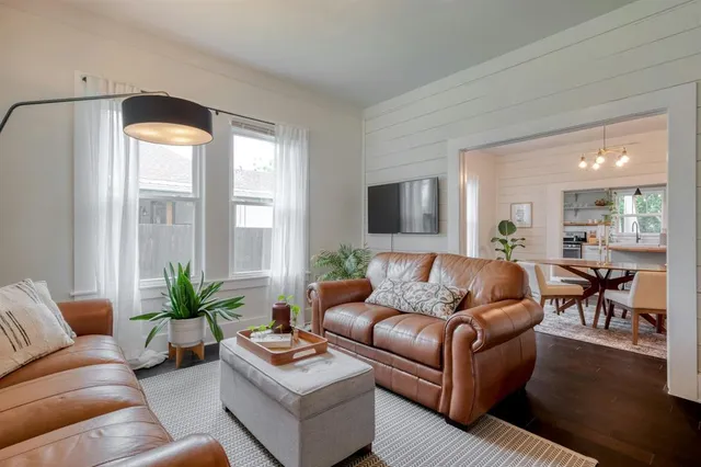 $375,000 | 1012 Speegle Street, Taylor, TX 76574