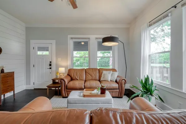 $349,990 | 1012 Speegle Street, Taylor, TX 76574