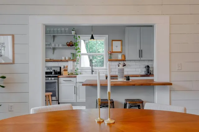 $375,000 | 1012 Speegle Street, Taylor, TX 76574