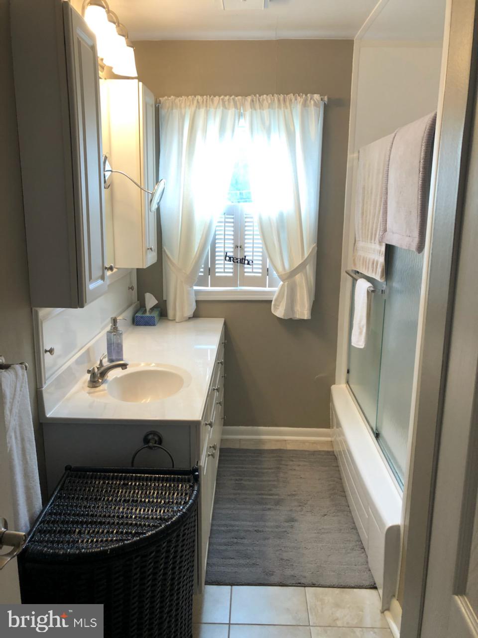 1633 Lynch Road Baltimore, MD 21222 - Photo 9 of 15