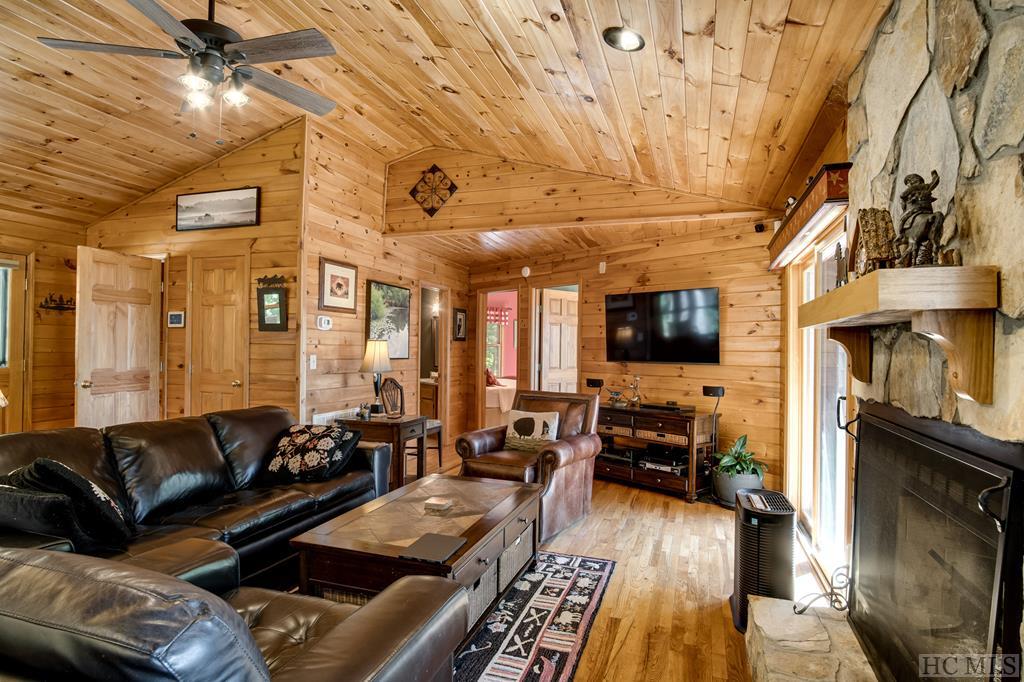 179 Old Bear Ridge Road Scaly Mountain, NC 28775 - Photo 9 of 73 Gallery Image 9