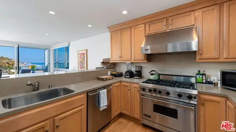 $2,885,000 | 22548 Pacific Coast Highway, Unit 214, Malibu, CA 90265