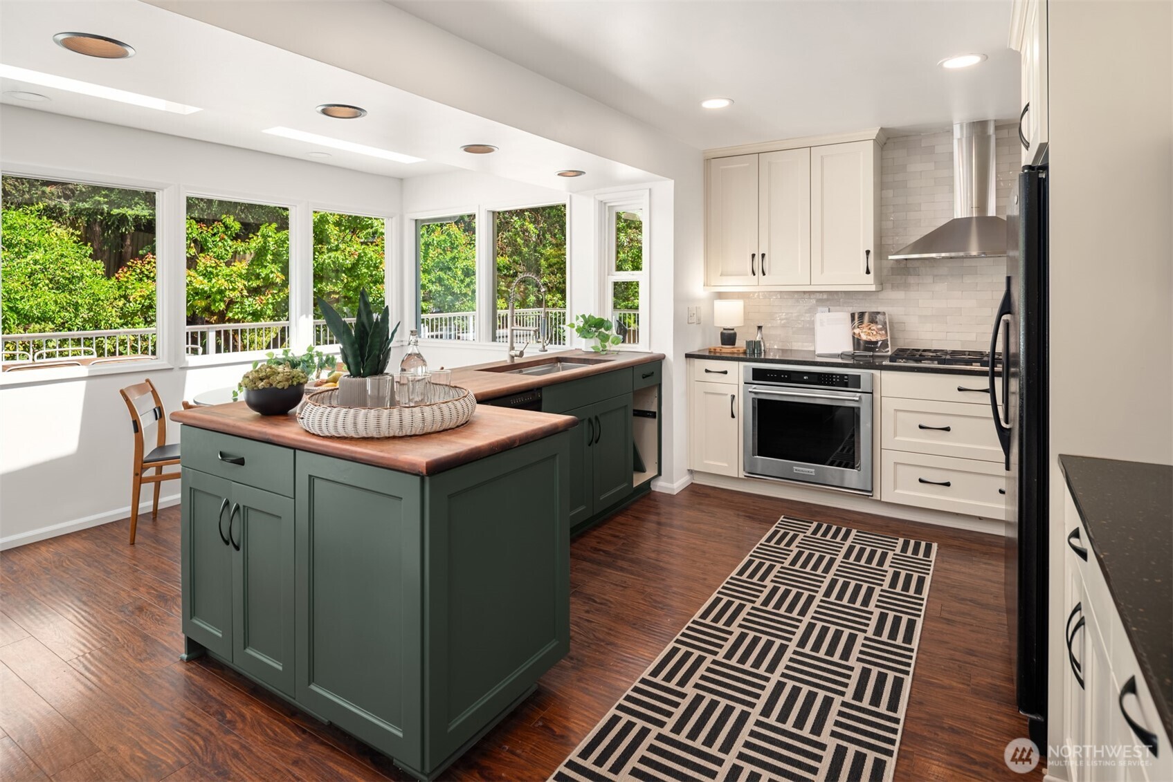18025 70th Place West Edmonds, WA 98026 - Photo 12 of 40