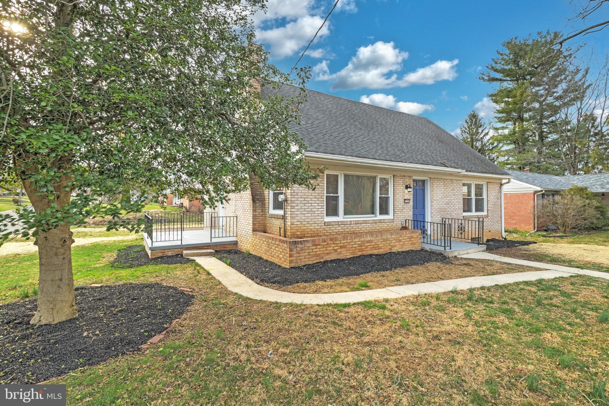 1733 Zarker Road Lancaster, PA 17601 - Photo 3 of 44