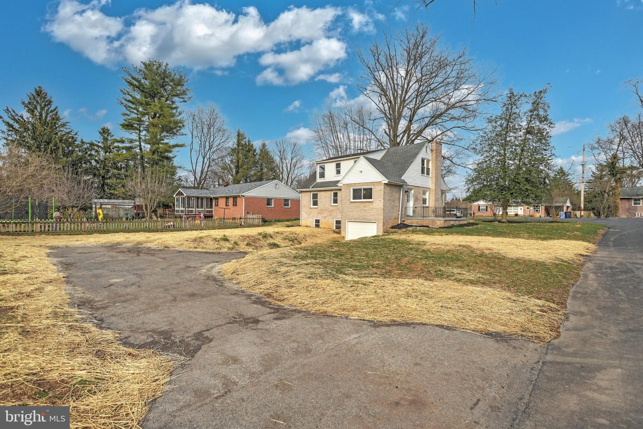 1733 Zarker Road Lancaster, PA 17601 - Photo 5 of 44