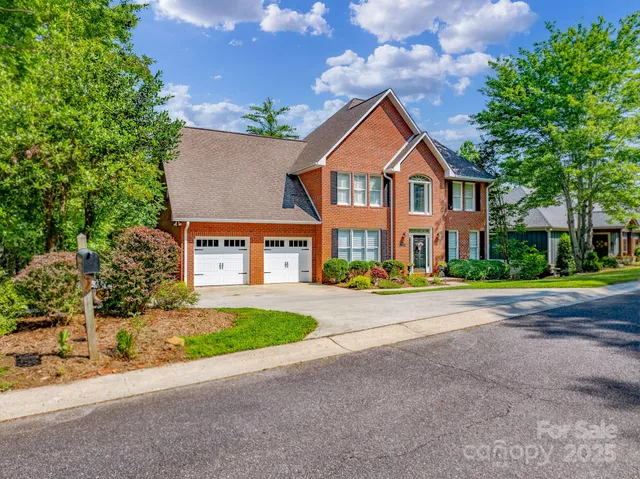 front view of house with a yard