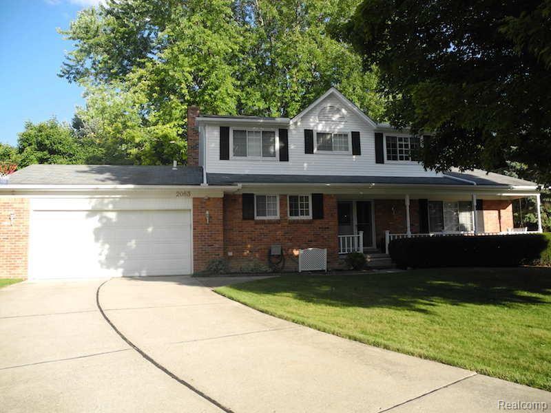 2083 Wayward Drive Rochester, MI 48309 - Photo 1 of 25 FRONT VIEW.jpg