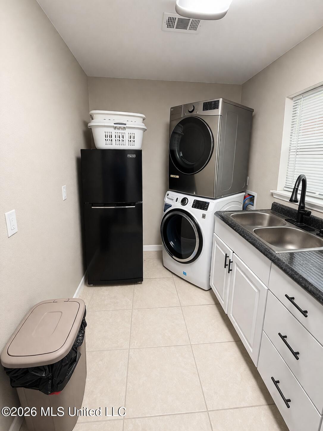 3912 Juniper Street Moss Point, MS 39563 - Photo 18 of 21 Back laundry