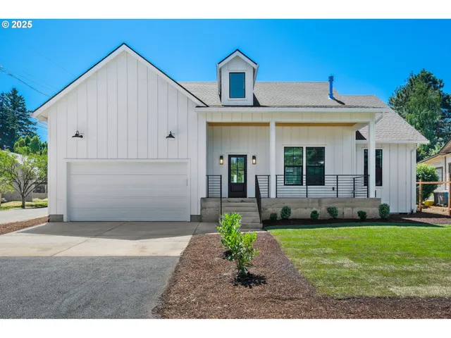 $589,900 | 10236 Northeast Beech Street, Portland, OR 97220