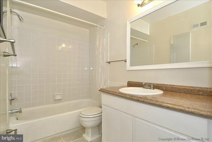 5903 Kingsford Road, Unit 379 Springfield, VA 22152 - Photo 19 of 30 Bath
