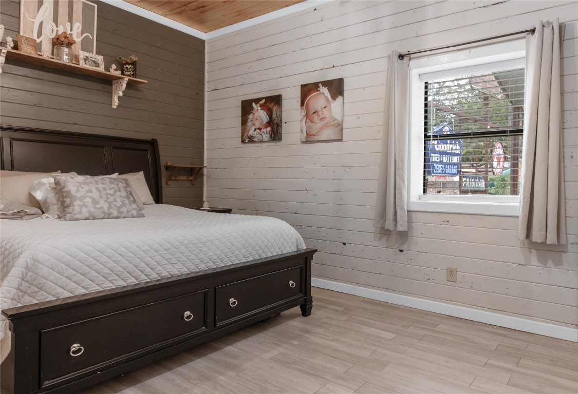 402 Magnolia Street Gause, TX 77857 - Photo 13 of 25 a bedroom with a bed and a window