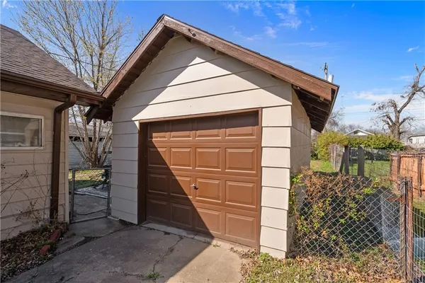$85,000 | 1010 West 3rd Street, Coffeyville, KS 67337