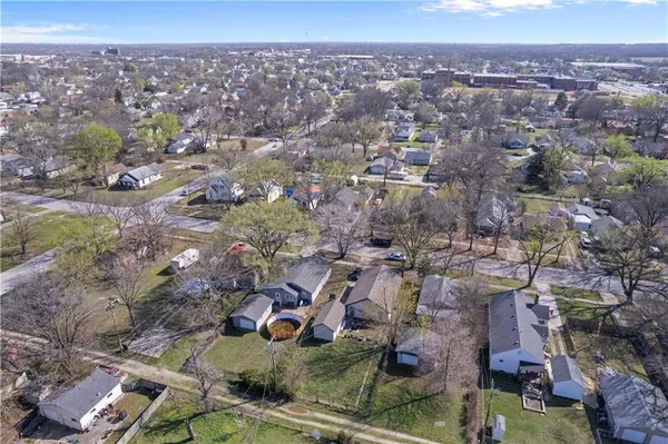 $85,000 | 1010 West 3rd Street, Coffeyville, KS 67337